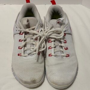 NIKE White and Red VOLLEYBALL Women's Shoes size 9